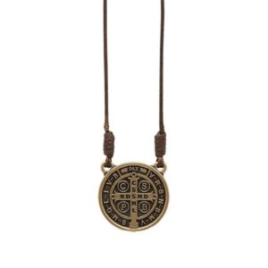 Colar Medalha de São Bento - Med. Oval c/ 2 argolas c/ folheto